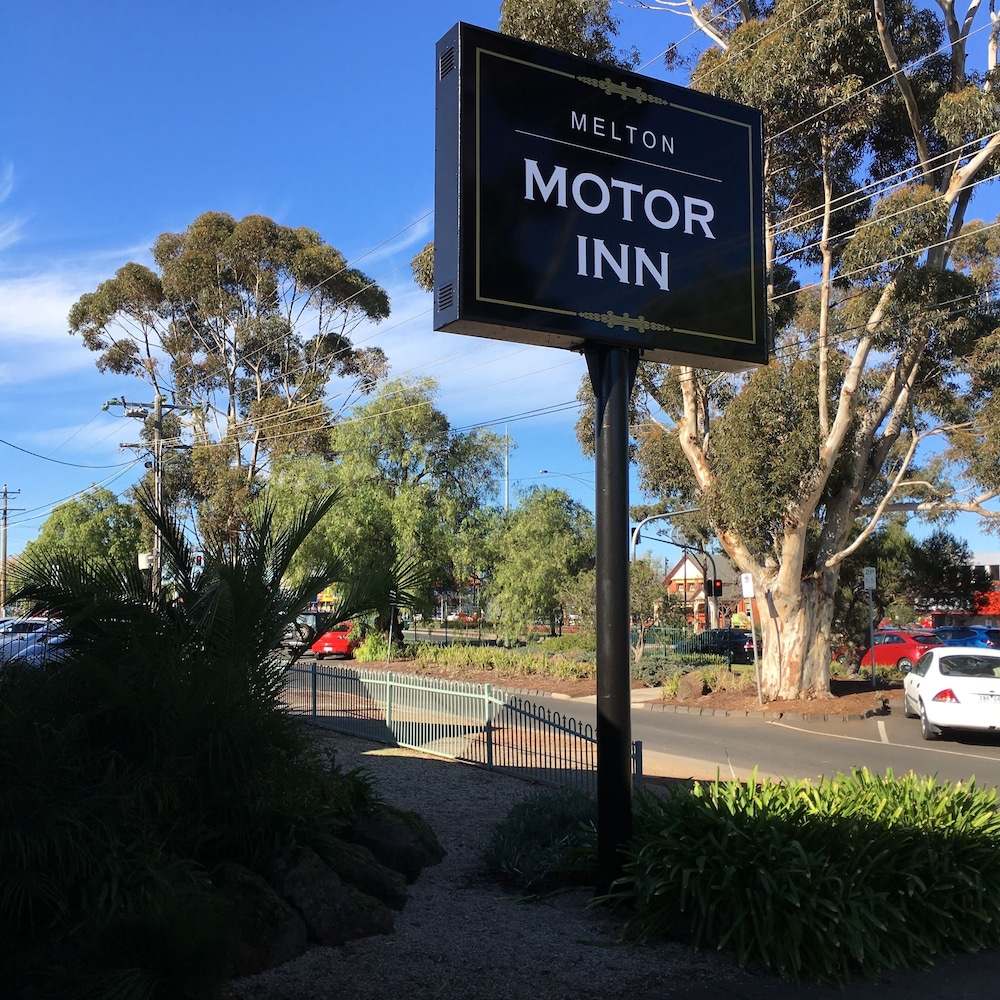 Front of property, Melton Motor Inn & Apartments