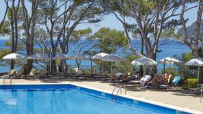 Piscine couverte, piscine extérieure