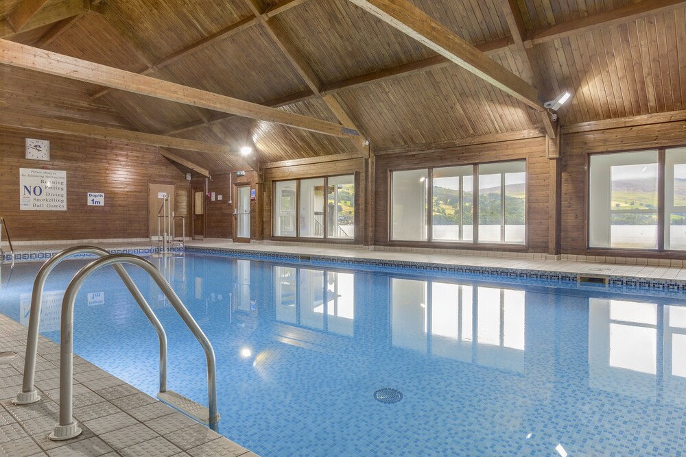 Indoor pool, The Kenmore Club