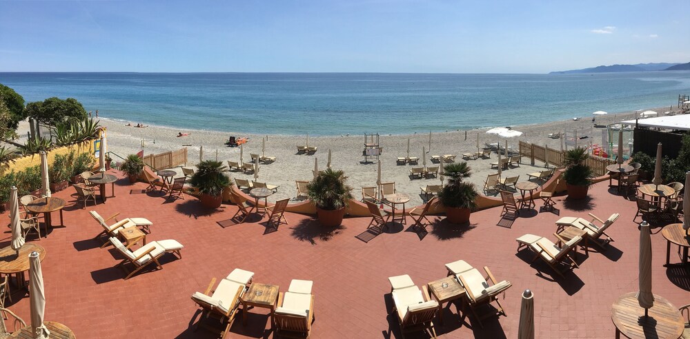 Hotel Riviera Miramare In Finale Ligure Hotel Rates