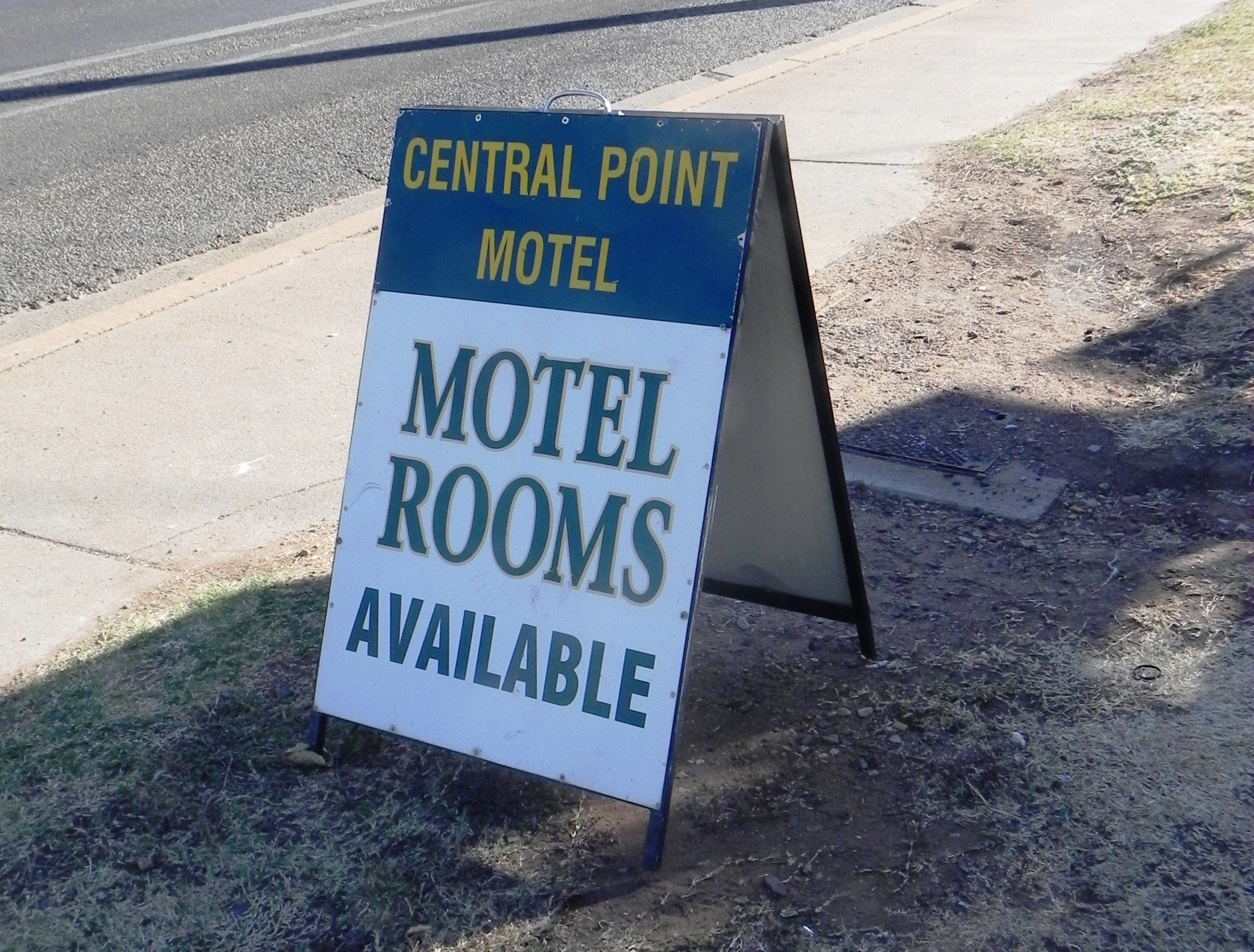 Central Point Motel