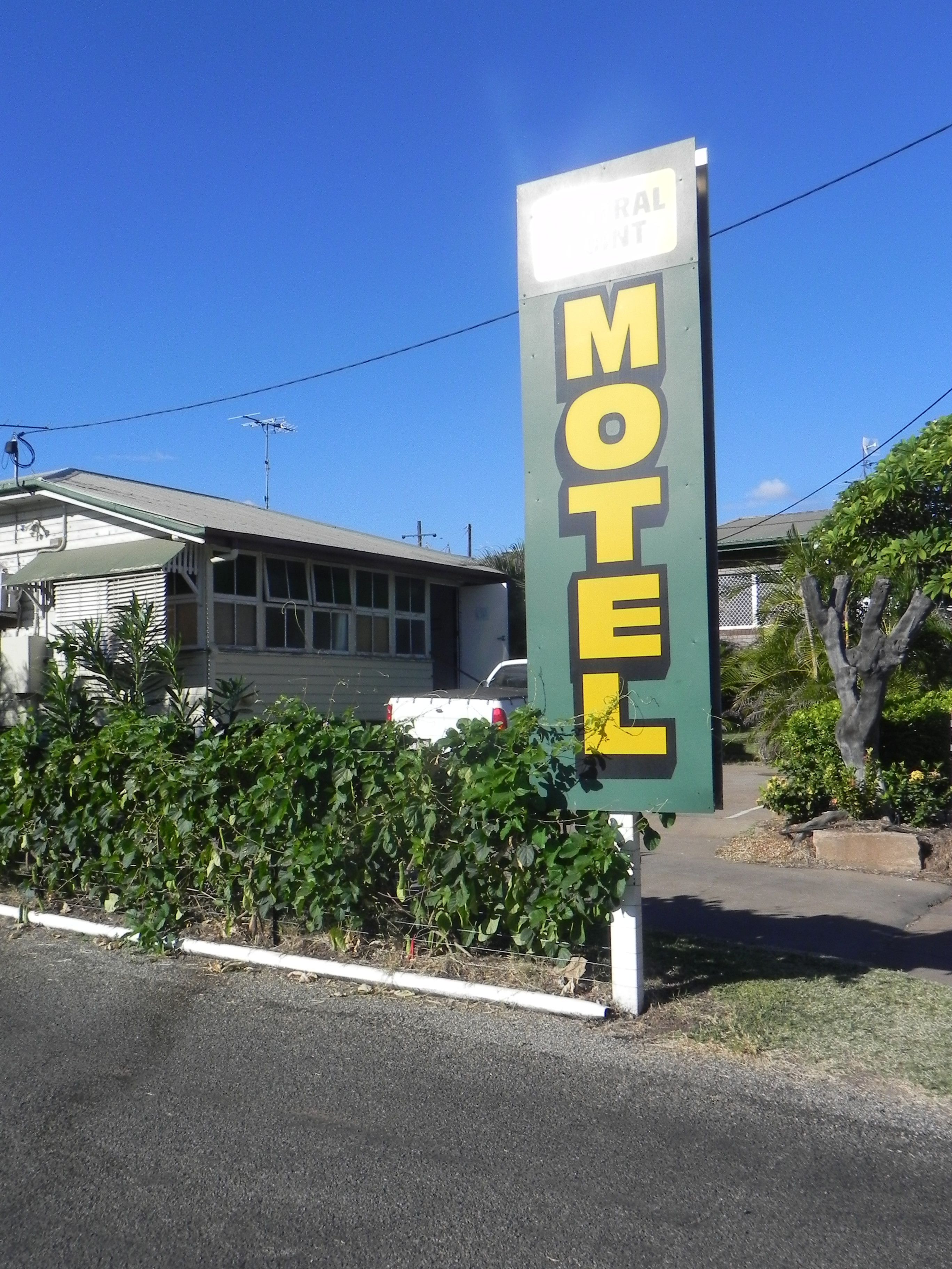 Central Point Motel