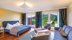 Hochwertige Bettwaren, Daunenbettdecken, Minibar, Zimmersafe