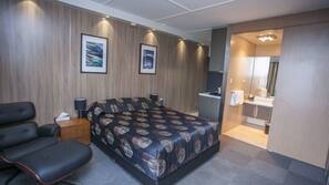 Premium bedding, in-room safe, desk, iron/ironing board