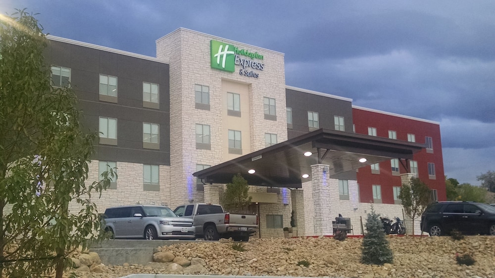 Holiday Inn Express Suites Price In Price Hotel Rates