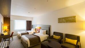 Down duvet, minibar, desk, blackout curtains