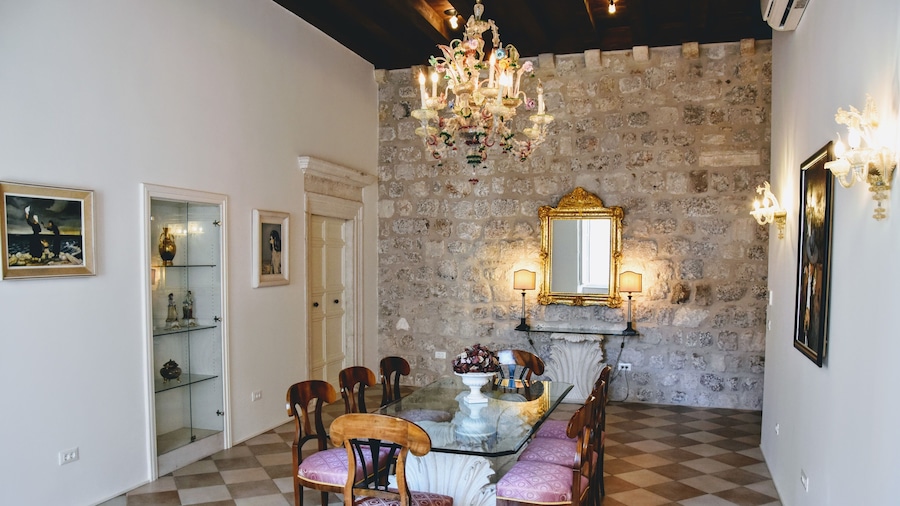 SUNce Palace Apartments
