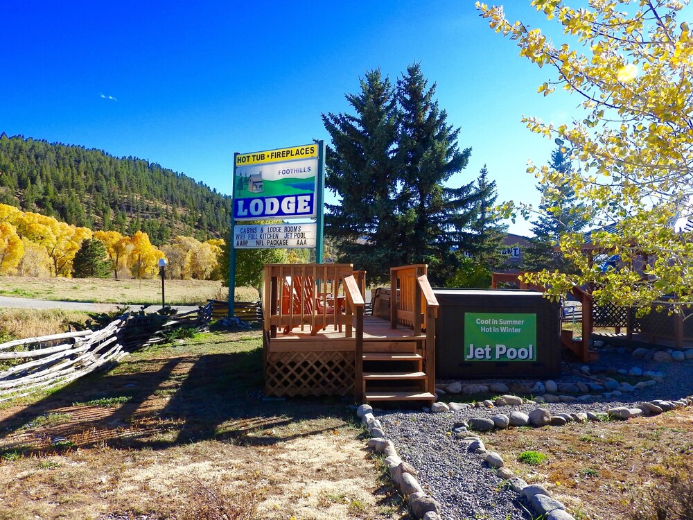 Thb Foothills Lodge And Cabins Hotel In South Fork