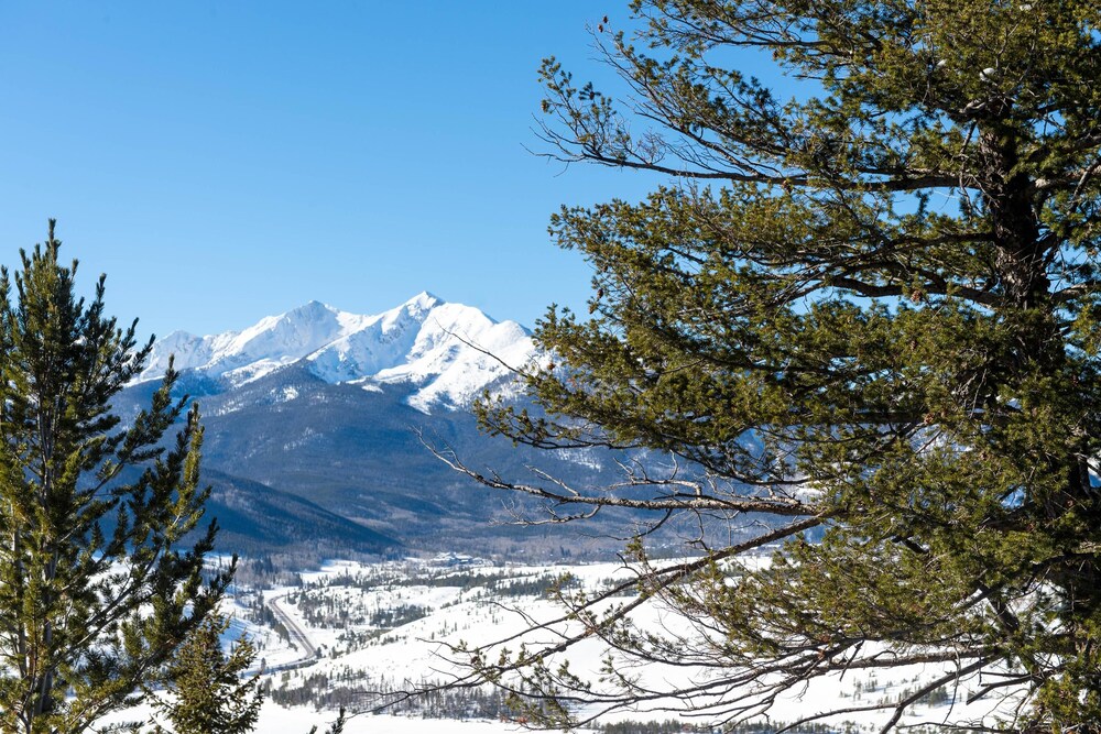 Foothills Lodge And Cabins Alamosa Usa Best Price Guarantee