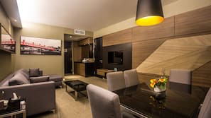 Minibar, in-room safe, desk, laptop workspace