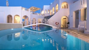 Outdoor pool, pool umbrellas, sun loungers