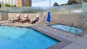 Outdoor spa bath