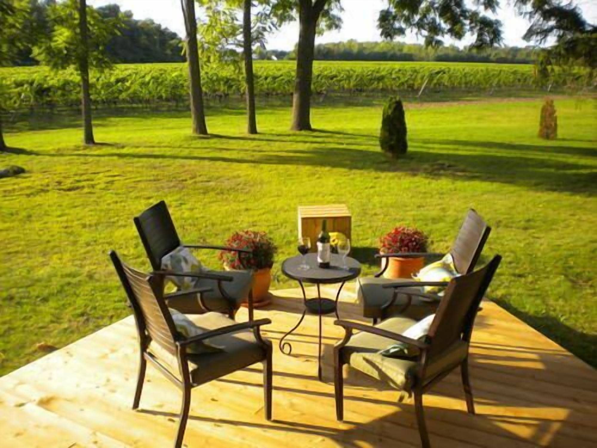 Vineyard Villa Bed & Breakfast in Niagara-on-the-Lake in Niagara Falls, United States