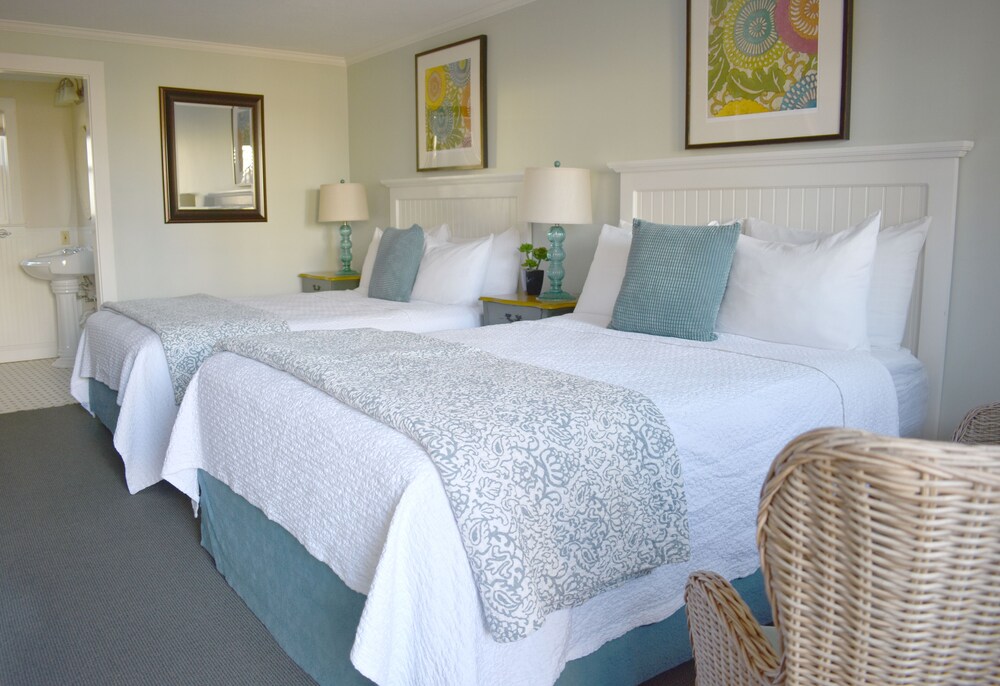 Madison Inn, Oak Bluffs Room Prices & Reviews Travelocity