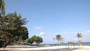 Private beach, free beach cabanas, sun-loungers, beach umbrellas