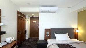 In-room safe, desk, iron/ironing board, free WiFi