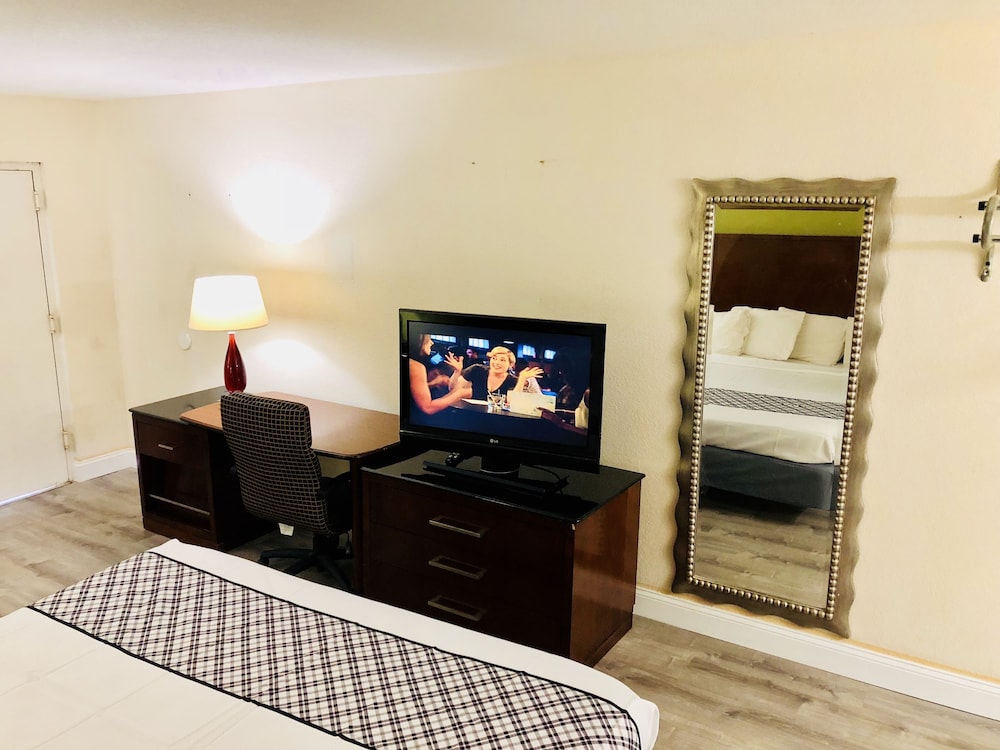Room Deals for White Marlin Inn, Virginia Beach starting at $54 | Hotwire