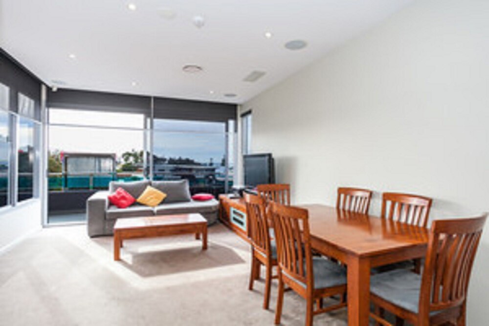 Living area, Bell Street Apartments Torquay