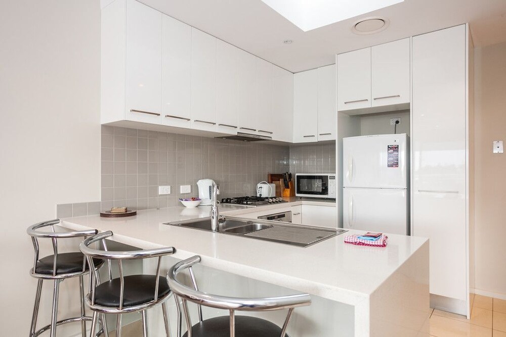 Private kitchen, Bell Street Apartments Torquay