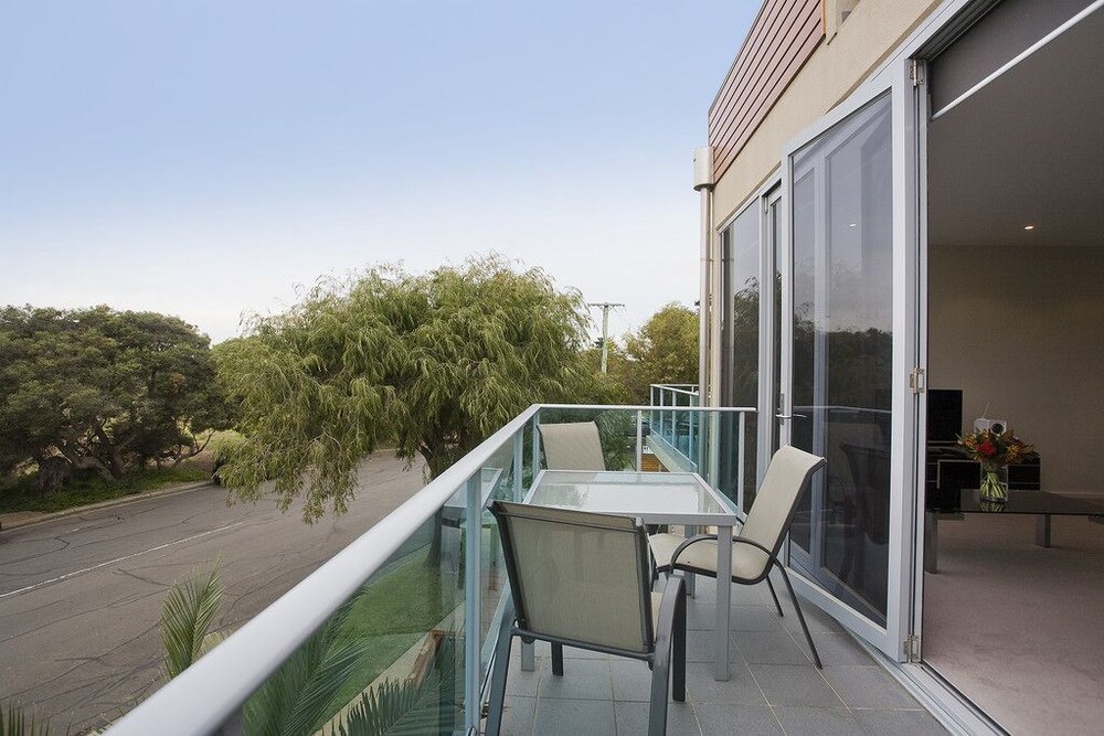 Balcony, Bell Street Apartments Torquay