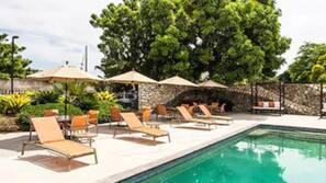 Outdoor pool, free cabanas, pool umbrellas