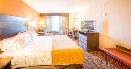 Holiday Inn Express Wichita South, an IHG Hotel