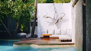 Outdoor pool, pool loungers