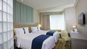 Premium bedding, in-room safe, desk, laptop workspace