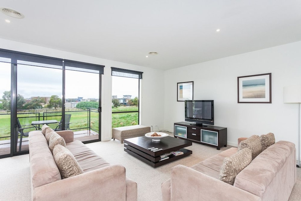 Living room, Beach & Golf Stays Torquay