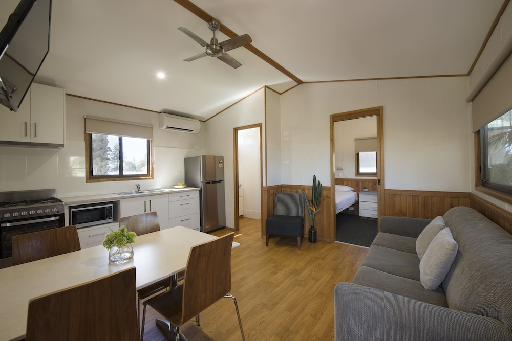 Private kitchen, Big4 West Beach Parks