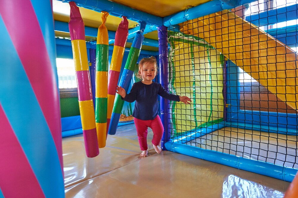 Children's play area - indoor, Big4 West Beach Parks