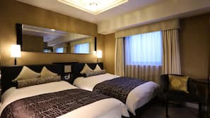 Premium bedding, down duvet, desk, blackout curtains