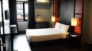 In-room safe, desk, iron/ironing board, free WiFi