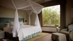 Minibar, desk, blackout drapes, soundproofing