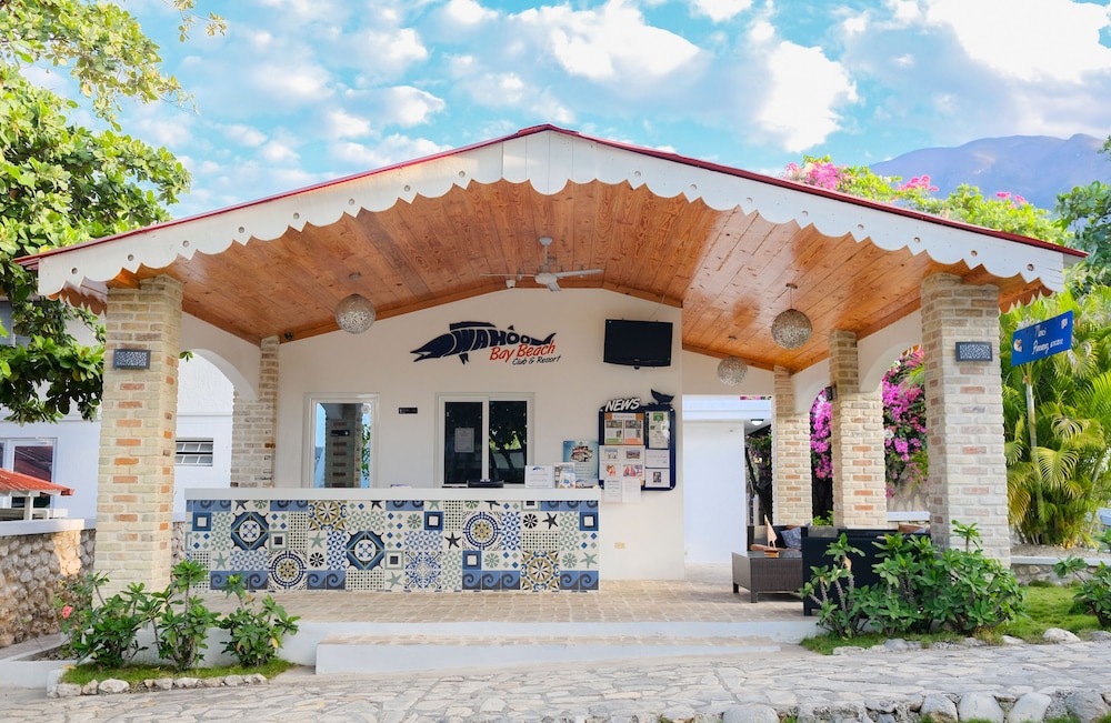 Wahoo Bay Beach Club Resort 2018 Room Prices 152 Deals Aerial View Featured Image Reception