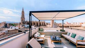Ropa de cama de alta calidad, minibar, caja fuerte y wifi gratis