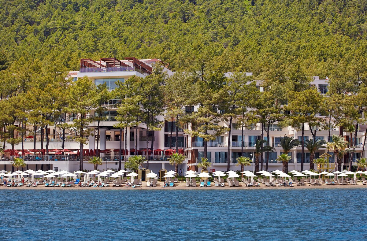 Orca lotus beach hotel