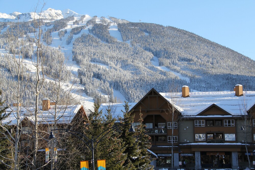 Ski hill, Marketplace Lodge by Whistler Retreats