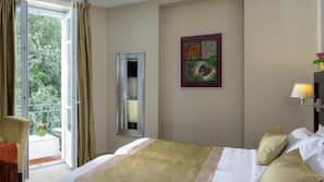Premium bedding, in-room safe, desk, soundproofing