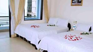 Minibar, in-room safe, blackout curtains, free WiFi
