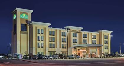 La Quinta Inn & Suites by Wyndham Carlsbad