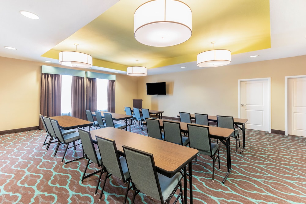 La Quinta Inn & Suites by Wyndham Carlsbad