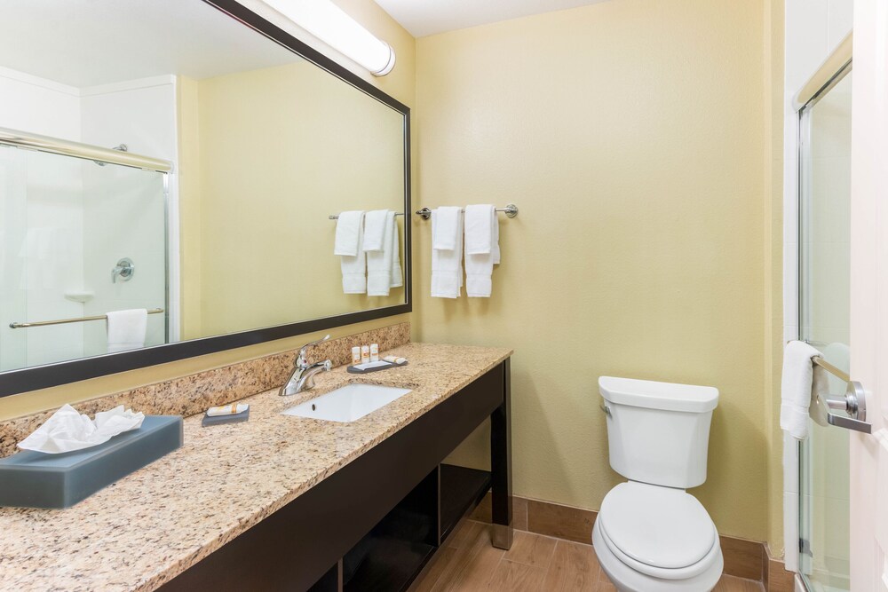 La Quinta Inn & Suites by Wyndham Carlsbad