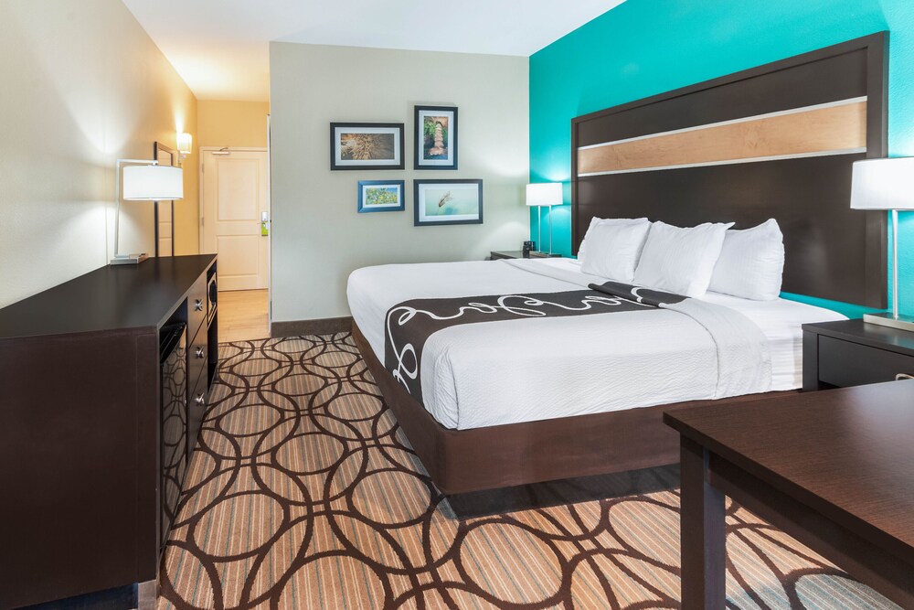 La Quinta Inn & Suites by Wyndham Carlsbad