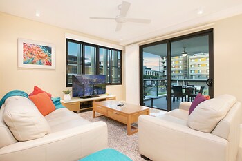 Darwin Waterfront Luxury Suites Deals Reviews Darwin Aus - 
