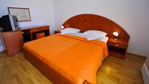 Down duvet, in-room safe, soundproofing, free WiFi