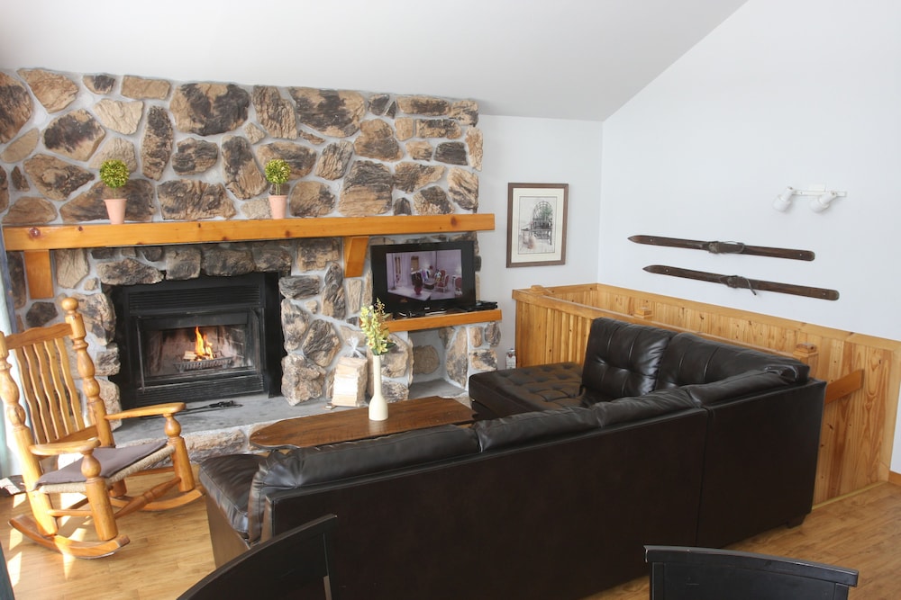Domaine Manoir des Pins in SainteLuciedesLaurentides Best Rates & Deals on Orbitz