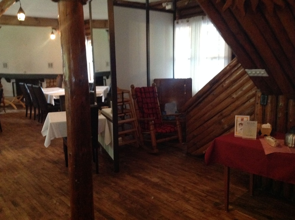 Domaine Manoir des Pins in SainteLuciedesLaurentides Best Rates & Deals on Orbitz