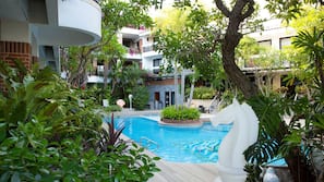Outdoor pool, sun loungers