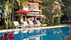 Outdoor pool, sun loungers